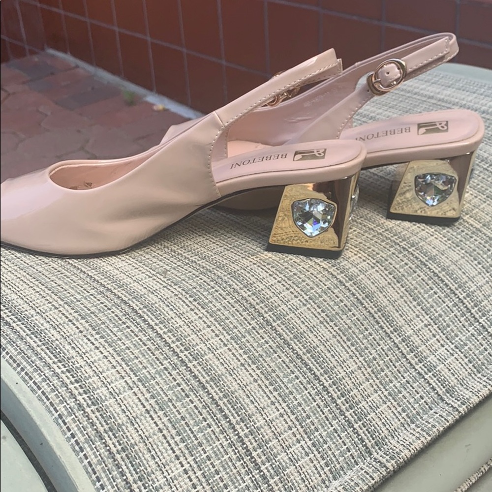 Shoes - Picture 4 of 5